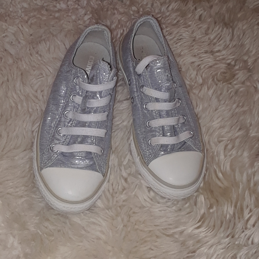 Girls Chuck Taylors